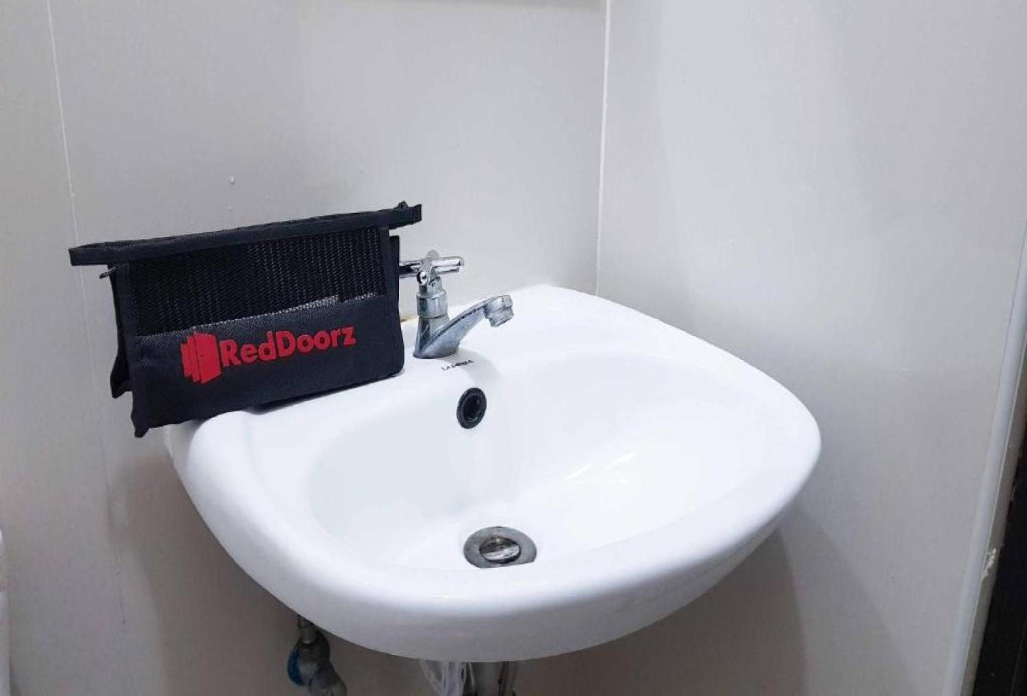 Reddoorz At Pwl Exclusive Resort Cebu Carmen  ภายนอก รูปภาพ